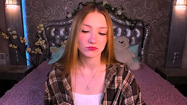 AngelAnabelle online show from December 5, 2025, 8:28 pm