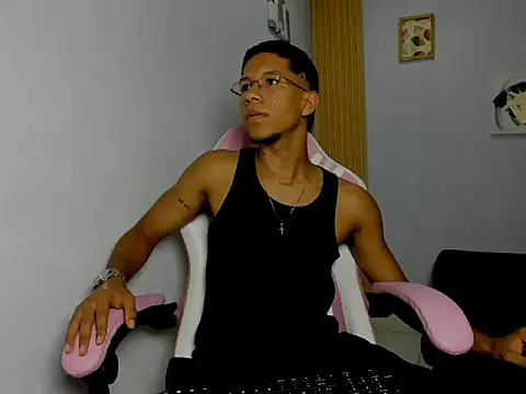Snapshot of MaxVibe420 chatting on October 5, 2025, 7:26 pm MaxVibe420 online show from October 5, 2025, 7:26 pm
