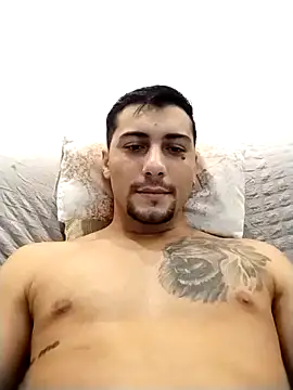 gooddboy01 online show from October 25, 2025, 9:04 pm