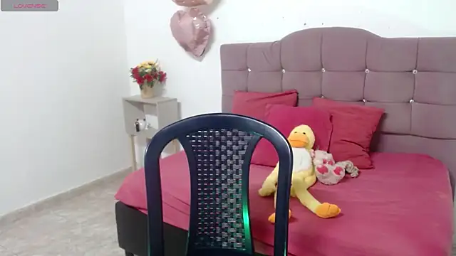 Cherry BloomK online show from November 18, 2025, 3:04 pm