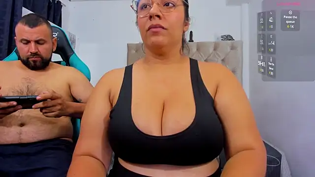 milo mila01 online show from November 15, 2025, 1:31 am