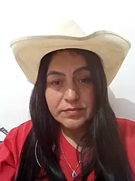 Snapshot of MartinaPaz chatting on October 14, 2025, 9:15 pm MartinaPaz online show from October 14, 2025, 9:15 pm