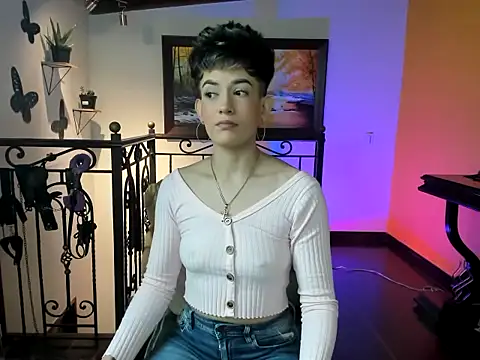 Zulyhenao online show from October 13, 2025, 11:56 am