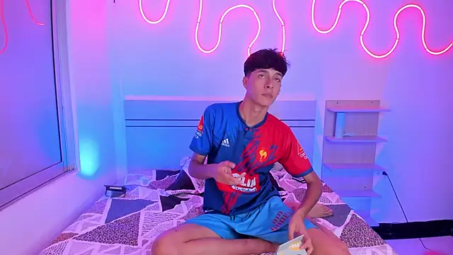 Snapshot of luccas_ferreira chatting on October 21, 2025, 7:02 pm luccas ferreira online show from October 21, 2025, 7:02 pm