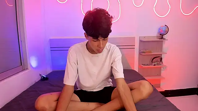 Snapshot of luccas_ferreira chatting on November 2, 2025, 7:08 pm luccas ferreira online show from November 2, 2025, 7:08 pm