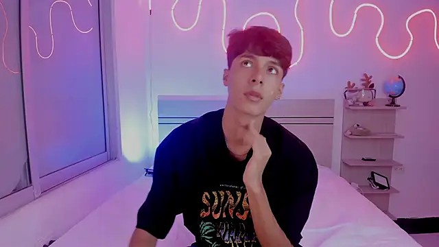 Snapshot of luccas_ferreira chatting on November 28, 2025, 7:36 pm luccas ferreira online show from November 28, 2025, 7:36 pm