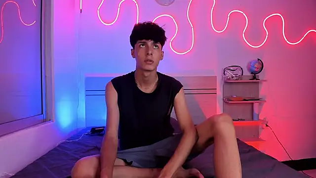 Snapshot of luccas_ferreira chatting on October 28, 2025, 7:13 pm luccas ferreira online show from October 28, 2025, 7:13 pm