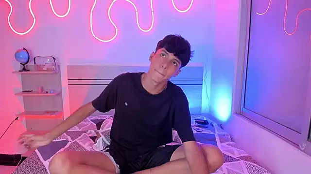 Snapshot of luccas_ferreira chatting on October 24, 2025, 9:47 pm luccas ferreira online show from October 24, 2025, 9:47 pm