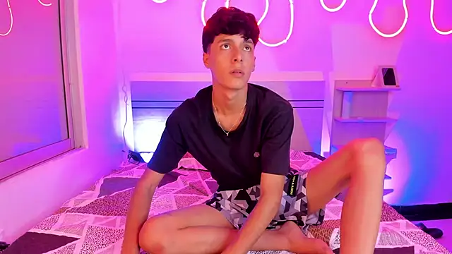 Snapshot of luccas_ferreira chatting on October 19, 2025, 8:33 pm luccas ferreira online show from October 19, 2025, 8:33 pm