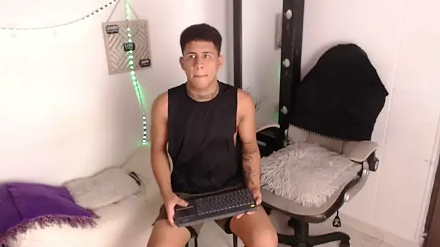 Dylan horny online show from October 10, 2025, 1:34 pm