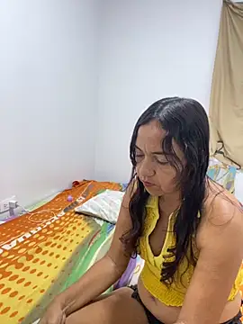 Roomexotic13 online show from November 30, 2025, 3:18 am