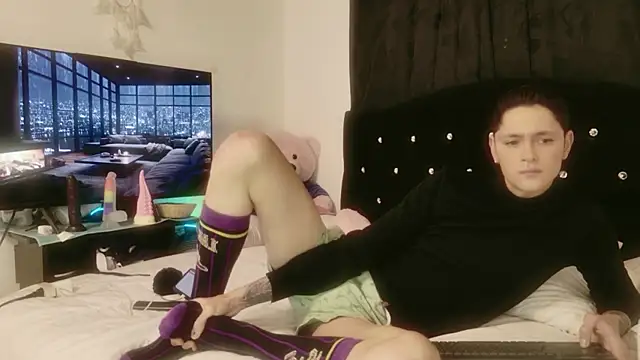 Tyler cat online show from October 20, 2025, 11:00 am