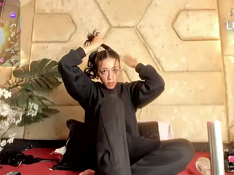 Snapshot of Julieta_Slav3 chatting on March 22, 2026, 1:12 pm Julieta Slav3 online show from March 22, 2026, 1:12 pm