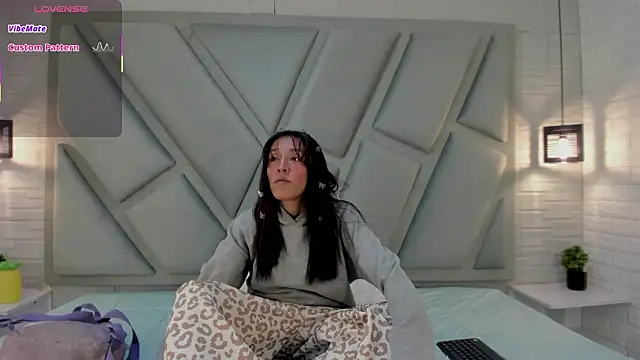 Snapshot of Julieta_Slav3 chatting on March 5, 2026, 9:43 pm Julieta Slav3 online show from March 5, 2026, 9:43 pm