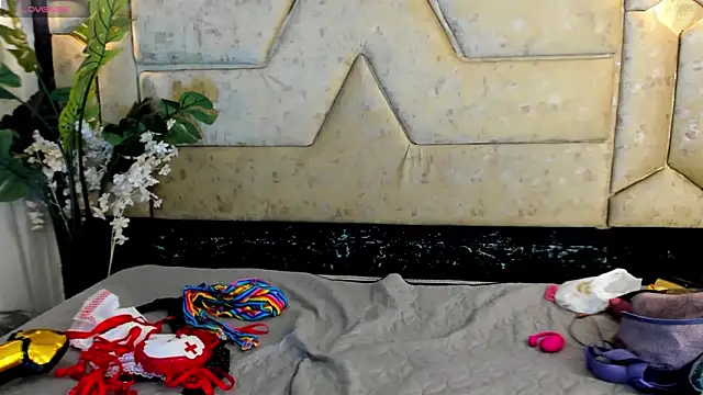 Julieta Slav3 online show from May 14, 2026, 9:12 pm