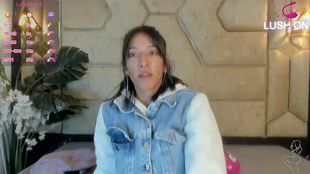 Snapshot of Julieta_Slav3 chatting on April 7, 2026, 9:49 pm Julieta Slav3 online show from April 7, 2026, 9:49 pm