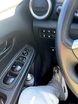 ayrtonmen online show from October 29, 2025, 2:49 pm