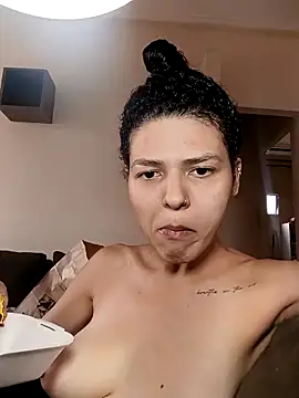 Larissinhamm online show from November 5, 2025, 1:58 pm