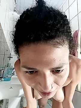 Larissinhamm online show from November 11, 2025, 4:02 pm