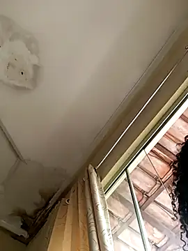 Larissinhamm online show from October 3, 2025, 5:25 pm