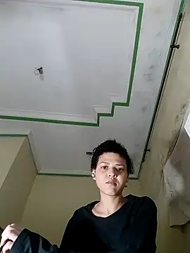 Larissinhamm online show from October 9, 2025, 7:42 am