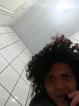 Larissinhamm online show from November 25, 2025, 3:45 pm