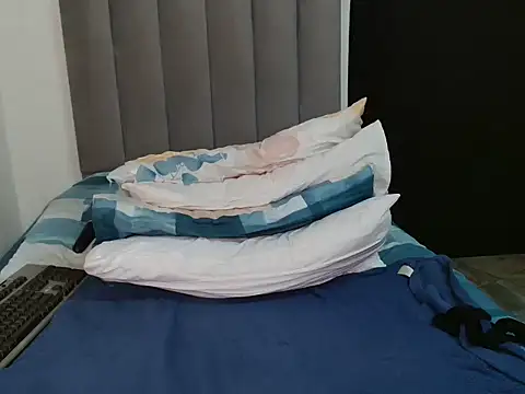 Sex bomb30 online show from October 30, 2025, 12:31 am