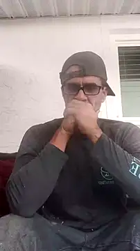 Thatfknguy81 online show from May 3, 2026, 5:49 pm