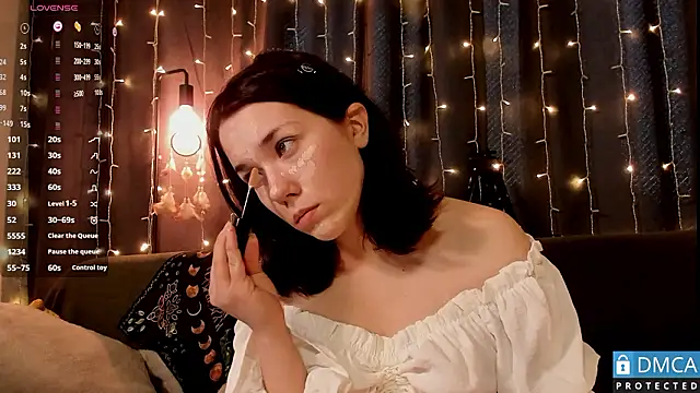 Kelly foox online show from March 28, 2026, 11:33 am