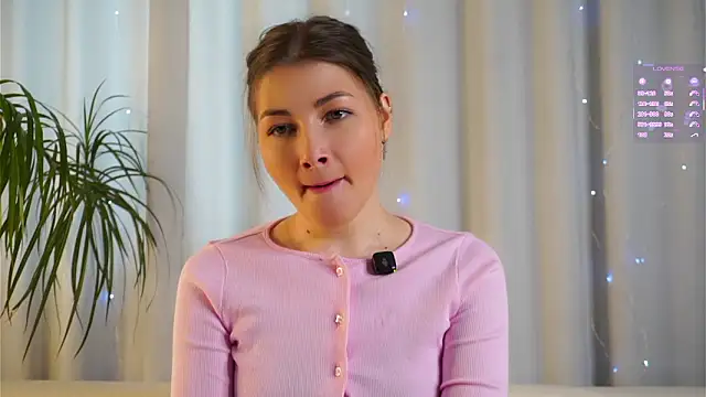 Snapshot of BrittGupton chatting on March 25, 2026, 2:33 am BrittGupton online show from March 25, 2026, 2:33 am