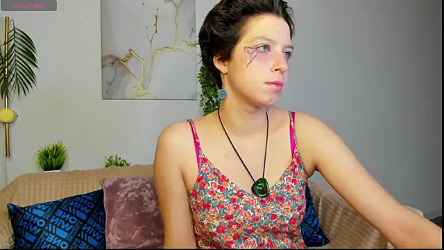 Sara Frayer online show from November 18, 2025, 9:12 am