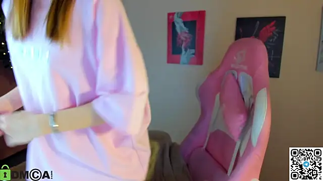 L1na Reeds online show from December 15, 2025, 1:11 am