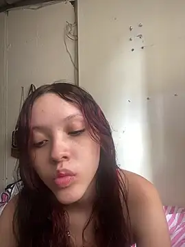 Snapshot of angel__kiss chatting on January 14, 2026, 2:09 pm angel kiss online show from January 14, 2026, 2:09 pm