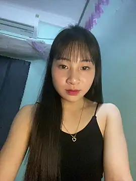 banlinh004 online show from April 14, 2026, 2:11 pm