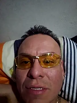 Snapshot of Fran-The-Smooth-One chatting on October 16, 2025, 12:35 pm Fran-The-Smooth-One online show from October 16, 2025, 12:35 pm