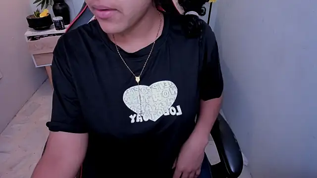 AriaVega online show from June 26, 2026, 2:23 pm