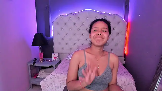 Snapshot of AriaVega chatting on November 12, 2025, 12:53 pm AriaVega online show from November 12, 2025, 12:53 pm