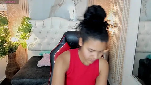 AriaVega online show from April 8, 2026, 12:39 pm