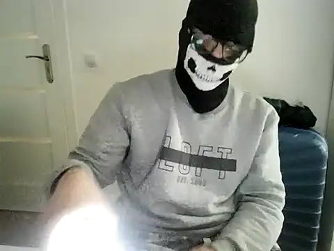 Snapshot of nofaceking20 chatting on October 7, 2025, 9:32 am nofaceking20 online show from October 7, 2025, 9:32 am