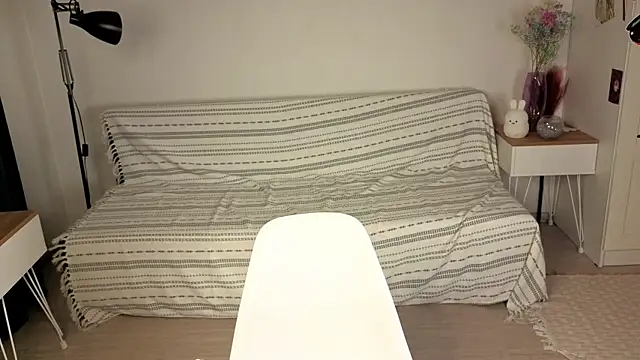 Snapshot of formoneyes chatting on December 1, 2025, 4:13 am formoneyes online show from December 1, 2025, 4:13 am