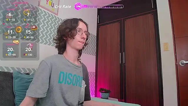 Snapshot of White_King4 chatting on October 8, 2025, 1:34 pm White King4 online show from October 8, 2025, 1:34 pm