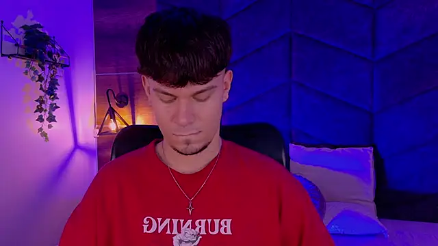 Snapshot of LiamThunder05_ chatting on November 6, 2025, 2:59 am LiamThunder05 online show from November 6, 2025, 2:59 am