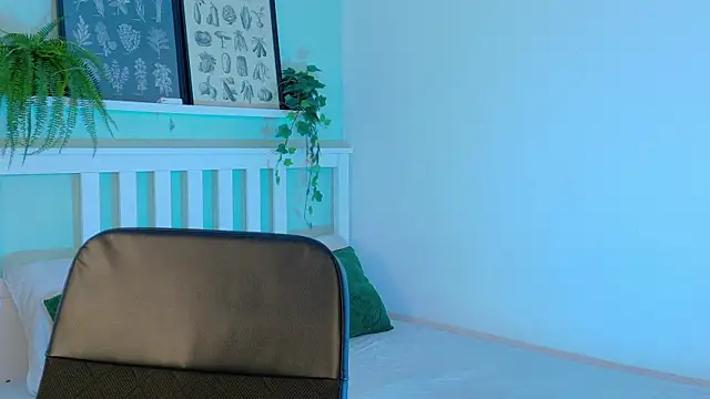 Snapshot of LiamThunder05_ chatting on October 16, 2025, 7:33 pm LiamThunder05 online show from October 16, 2025, 7:33 pm