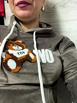 Daiana Andra online show from October 20, 2025, 7:20 am