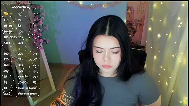 Snapshot of Mona_Esty chatting on June 17, 2026, 6:13 am Mona Esty online show from June 17, 2026, 6:13 am