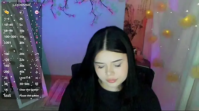 Snapshot of Mona_Esty chatting on July 25, 2026, 6:32 am Mona Esty online show from July 25, 2026, 6:32 am