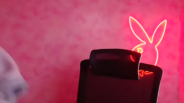 Mona Esty online show from November 21, 2025, 6:56 am