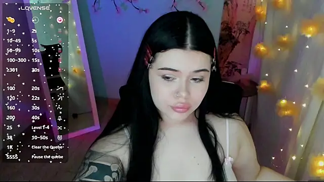 Snapshot of Mona_Esty chatting on July 18, 2026, 6:11 am Mona Esty online show from July 18, 2026, 6:11 am