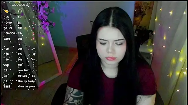 Snapshot of Mona_Esty chatting on May 4, 2026, 6:17 am Mona Esty online show from May 4, 2026, 6:17 am