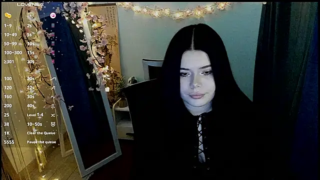 Snapshot of Mona_Esty chatting on March 6, 2026, 7:36 am Mona Esty online show from March 6, 2026, 7:36 am